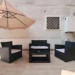 Cozy Flat Private Patio 2 Min Walk To Metro Apartamento Roma